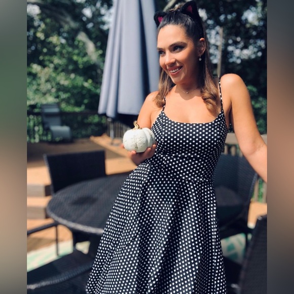 UNIQUE VINTAGE BLACK WHITE POLKA DOT FIT N FLARE SLEEVELESS SPAGHETTI STRAP MIDI - Picture 2 of 7